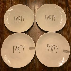 RAE DUNN - Melamine Dinner plates.